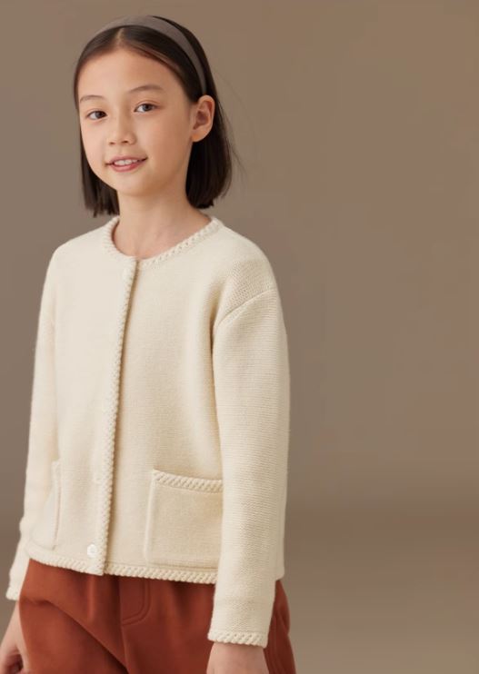 K12065 - Ivory knitted cardigan with pockets