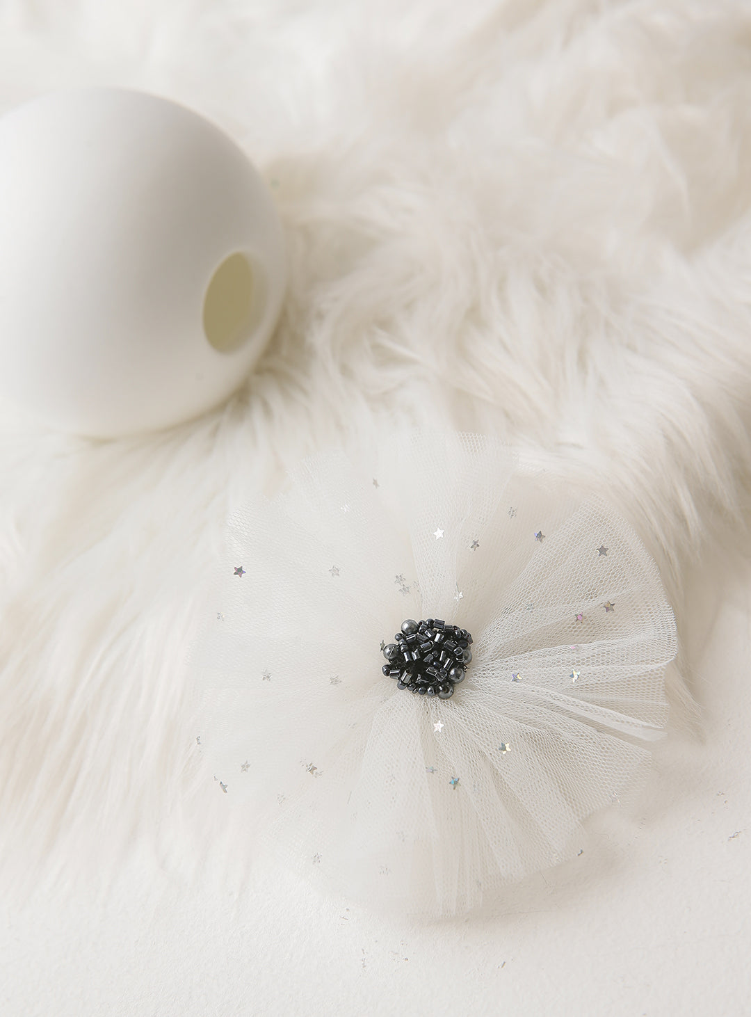 Star Sequined White Tulle Hairpin