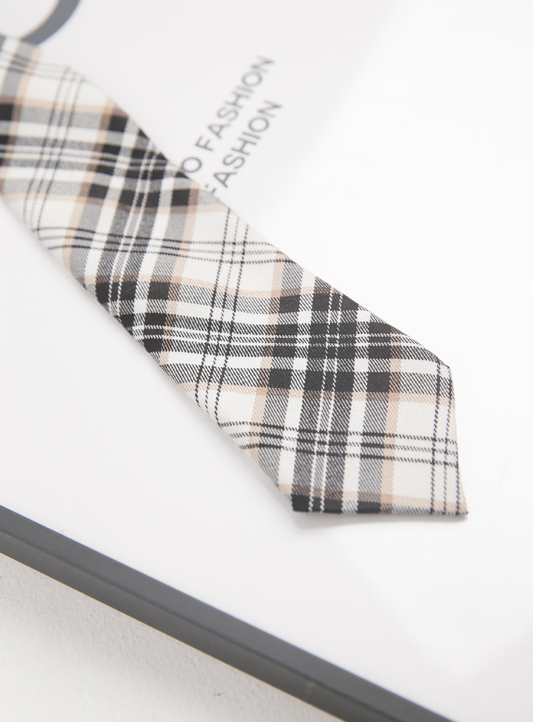 ブラック×イエローチェック柄ネクタイ