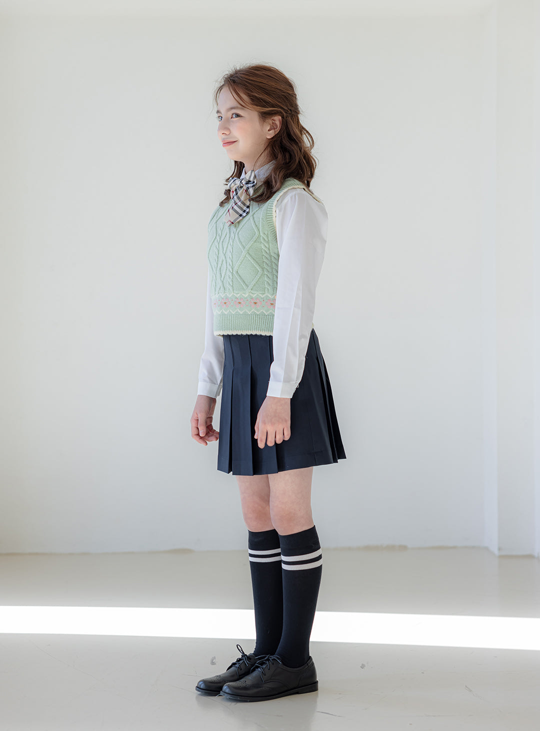 [perimitz] Scalloped Mint Knit Vest