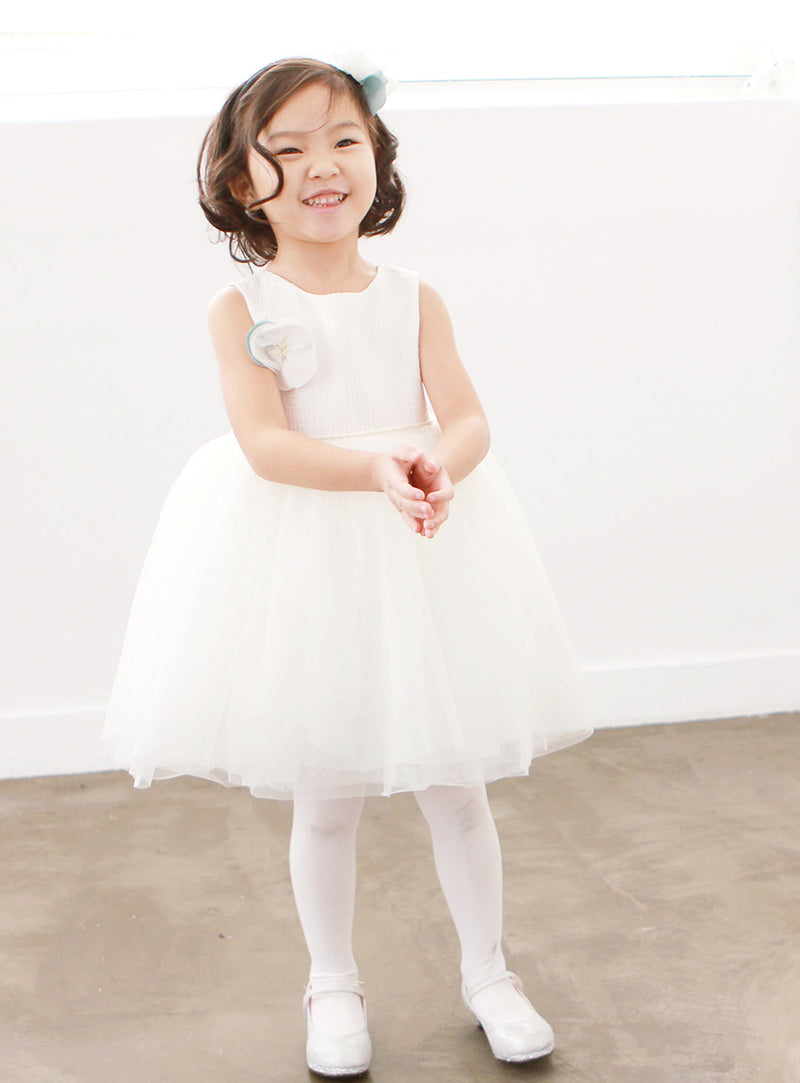 子供ドレス発表会・結婚式・おしゃれなDRESCCOのテティスフラワーコサージュツイードドレスの画像1