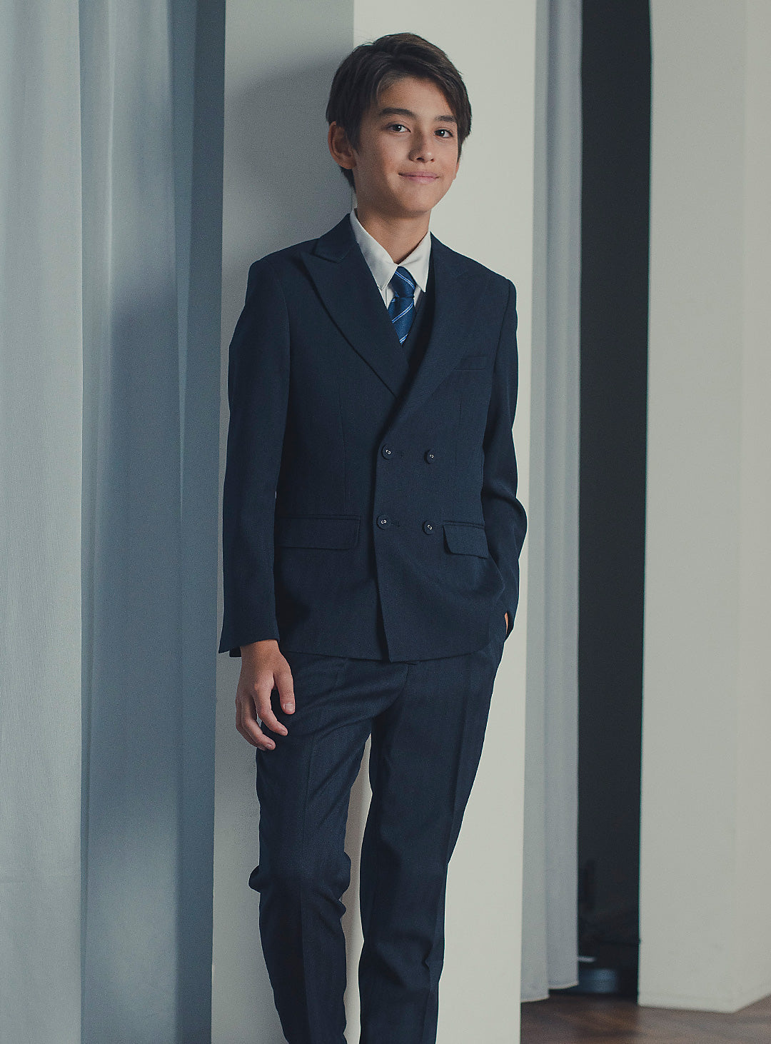 ダークネイビーダブルブレスト3ピースセット(ジャケット、ベスト、長ズボン)