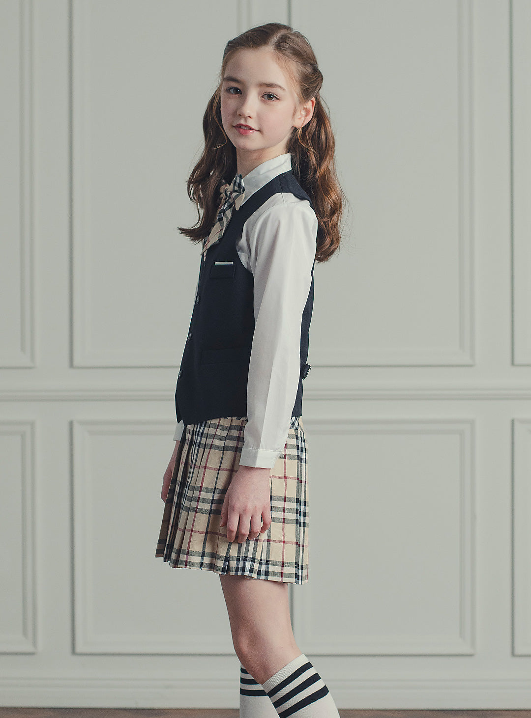 ブラックベストベージュチェックスカート2ピースセット(ベスト、スカート)