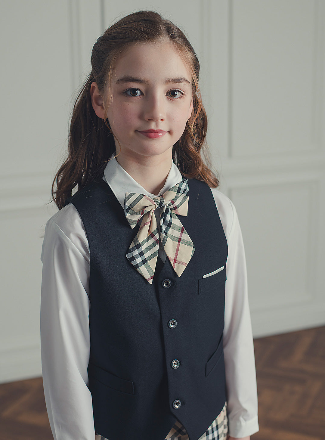 ブラックベストベージュチェックスカート2ピースセット(ベスト、スカート)