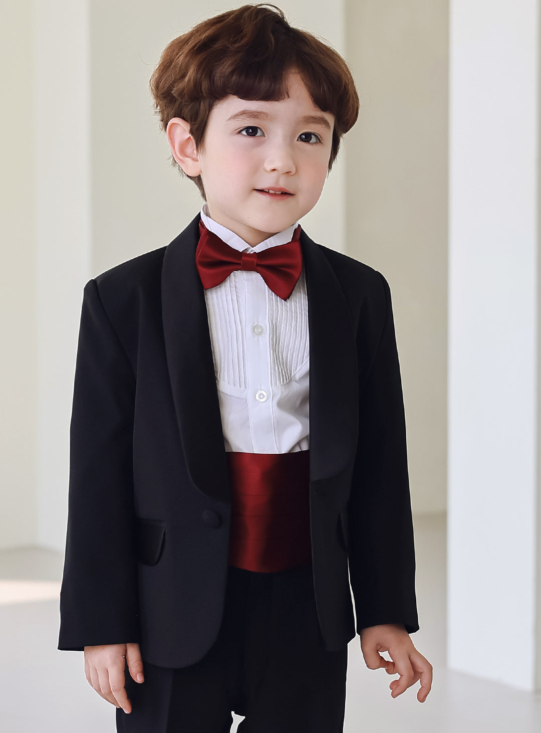 Basic black tuxedo cummerbund 4-piece set (tuxedo top and bottom + cummerbund + bow tie)