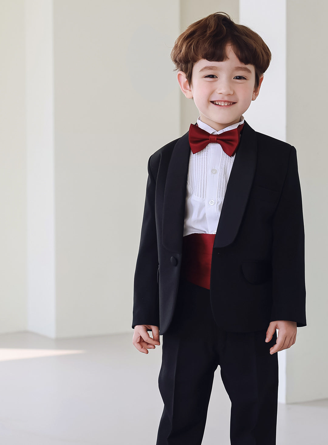 Basic black tuxedo cummerbund 4-piece set (tuxedo top and bottom + cummerbund + bow tie)