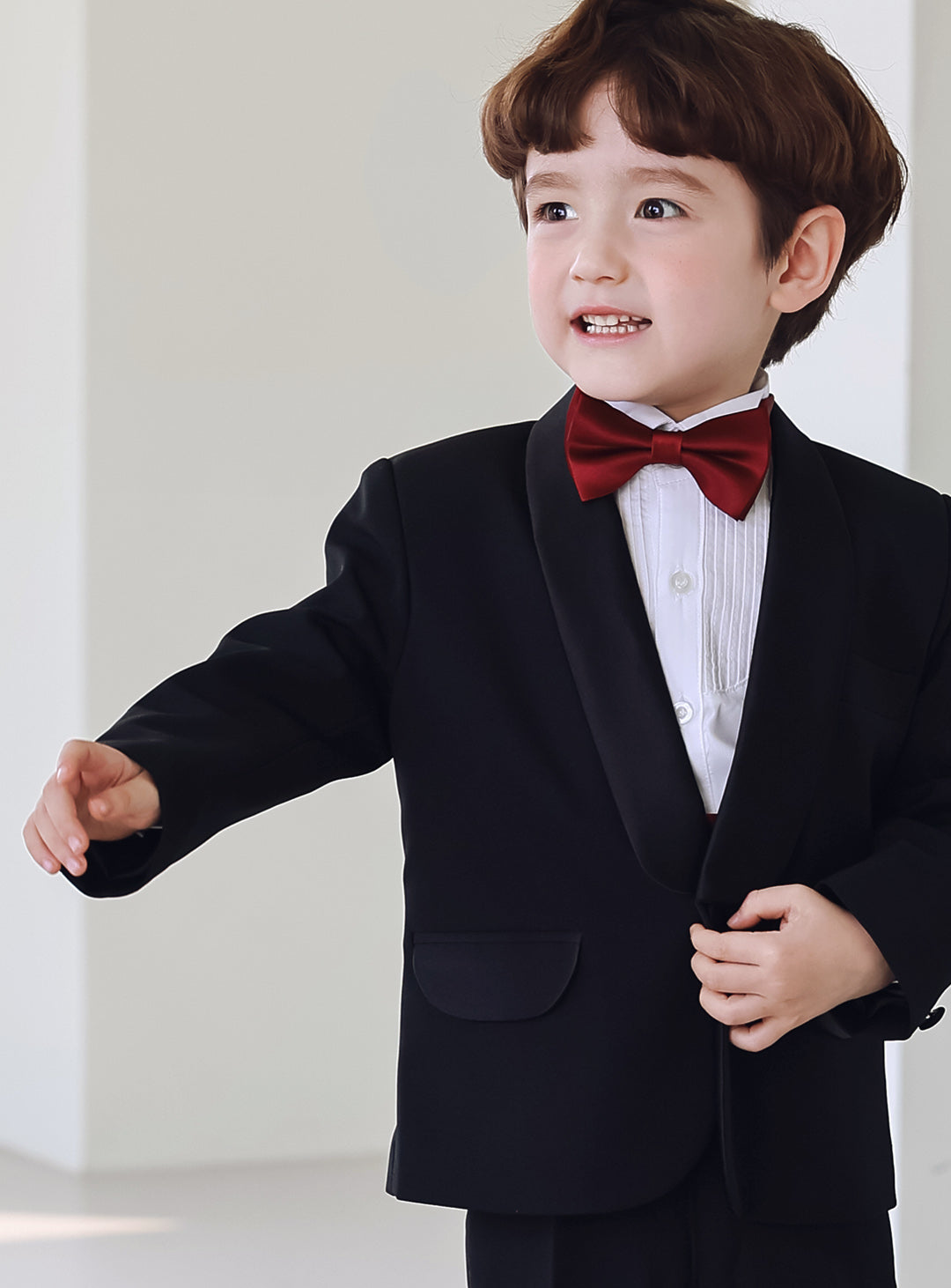 Basic black tuxedo cummerbund 4-piece set (tuxedo top and bottom + cummerbund + bow tie)