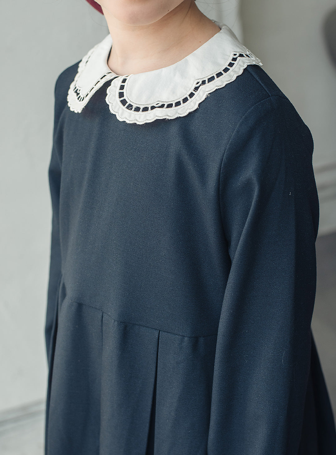 スカラップ襟のクラシカルフォーマルワンピース