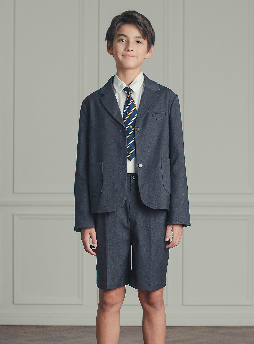 チャコールショートパンツスーツセット(ジャケット、半ズボン)