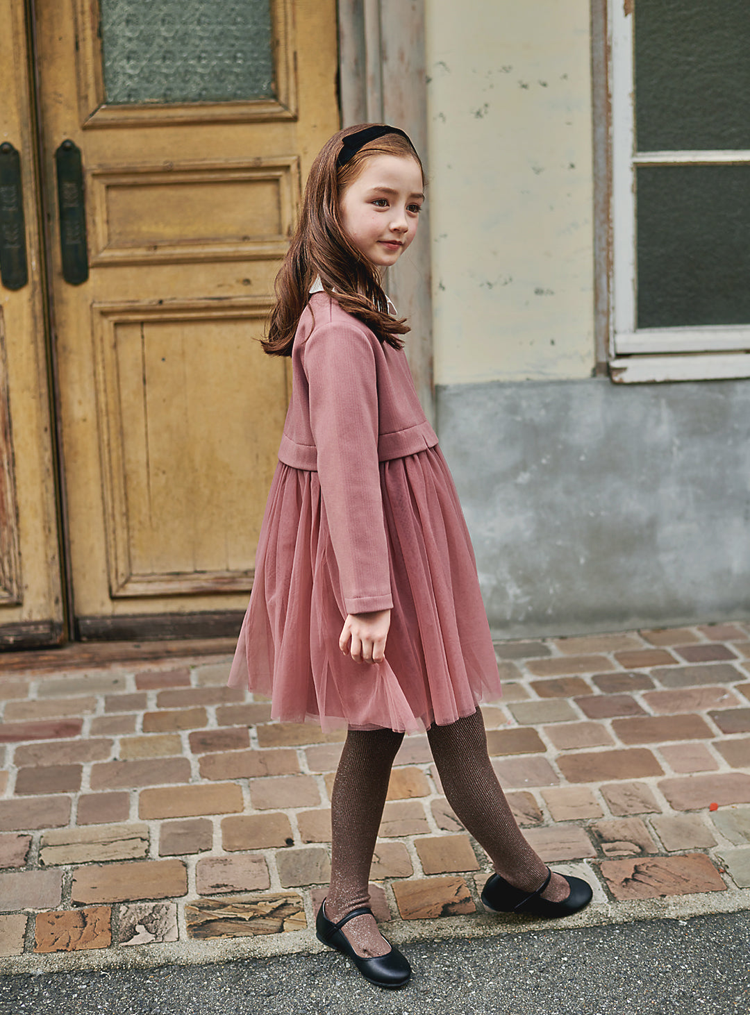 K9117 - Round collar classic tulle layered dress