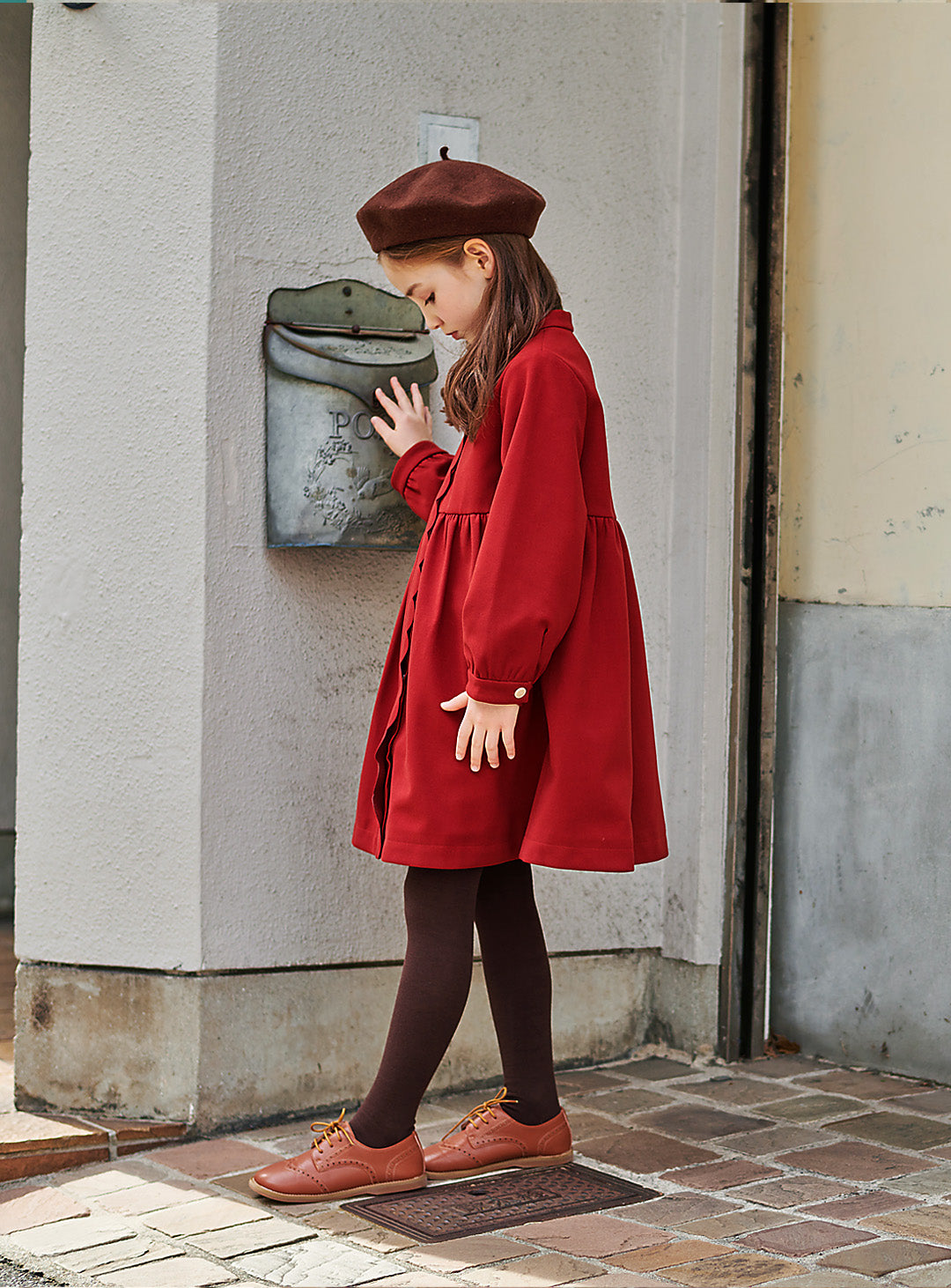 K9092 - Antique red long-sleeved dress