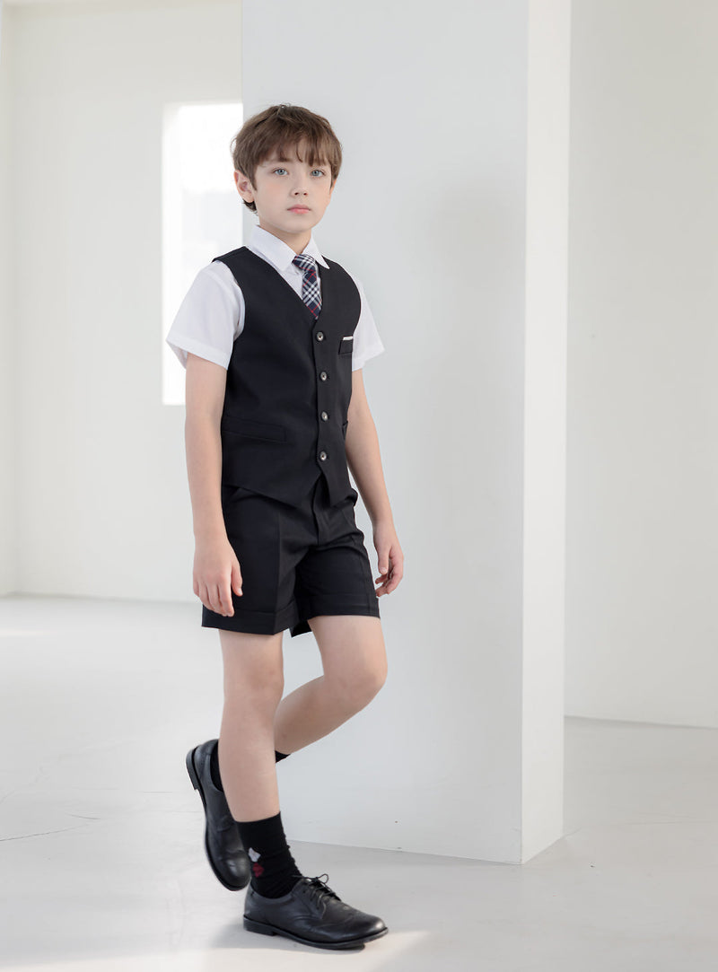 シンプルブラックベストスーツ2ピースセット(ベスト、半ズボン) | DRESCCO 