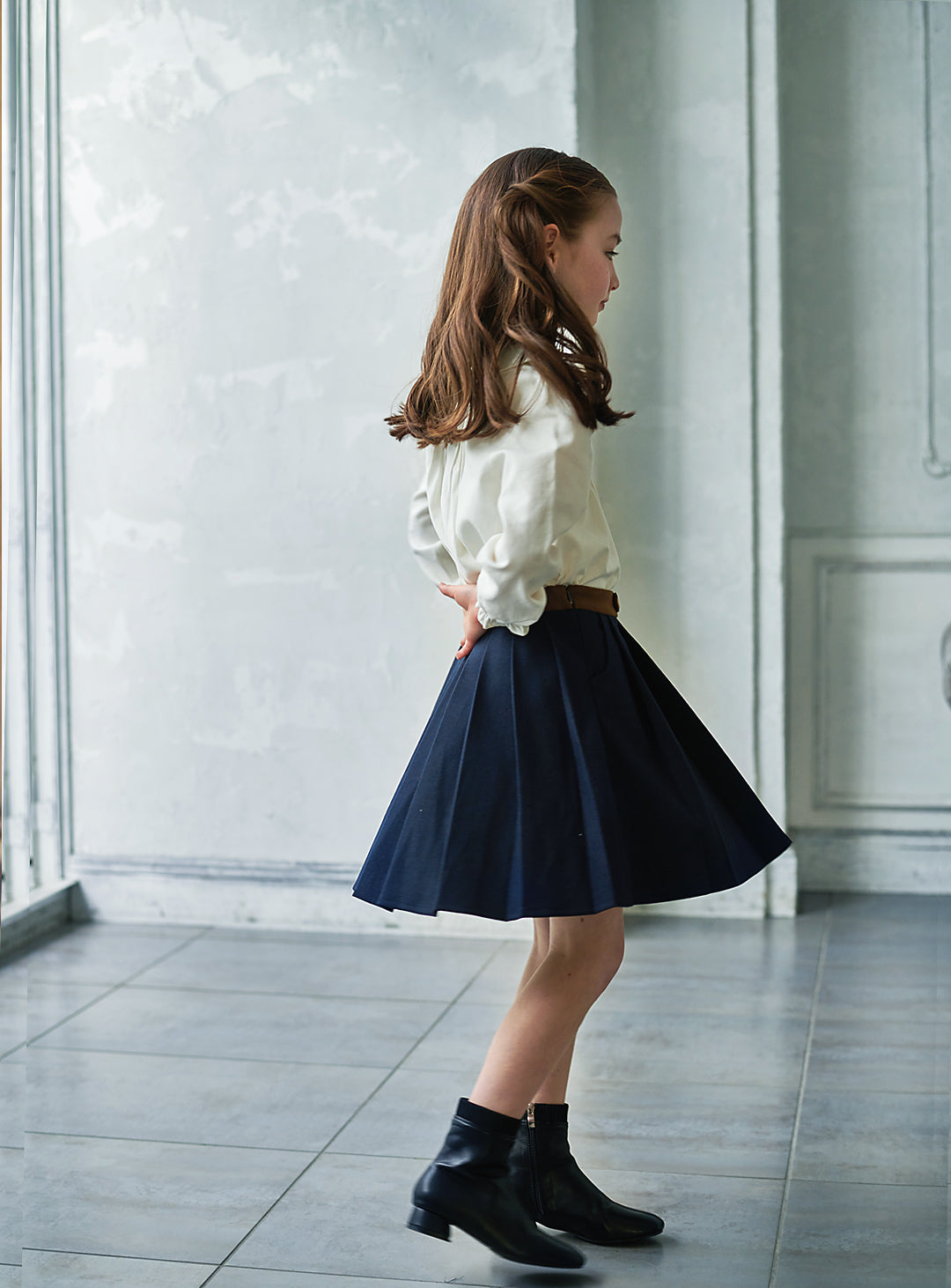 K10008 - Navy bicolor pleated skirt