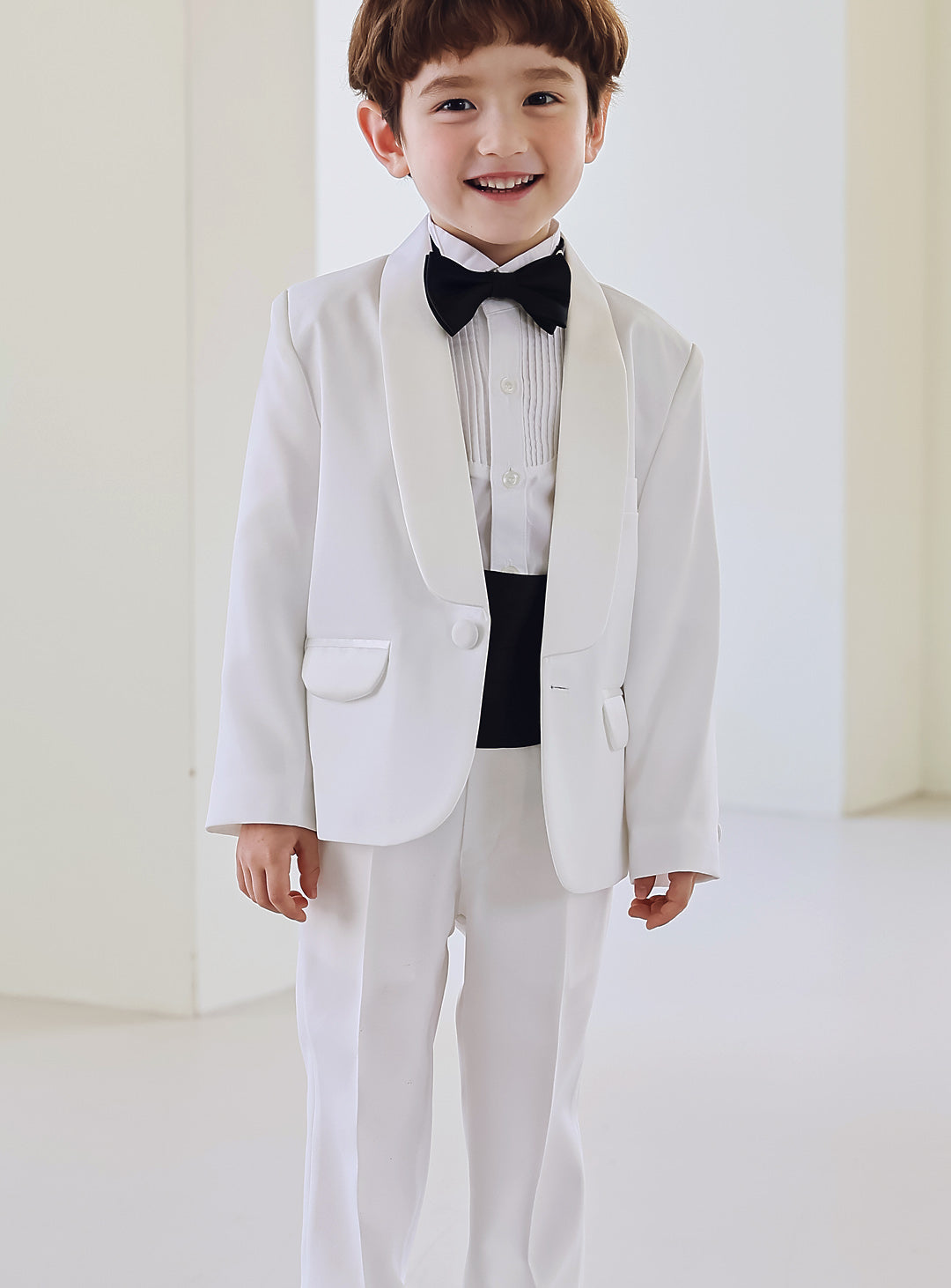 子供スーツ|子供スーツならベーシックホワイトタキシードカマーバンド4