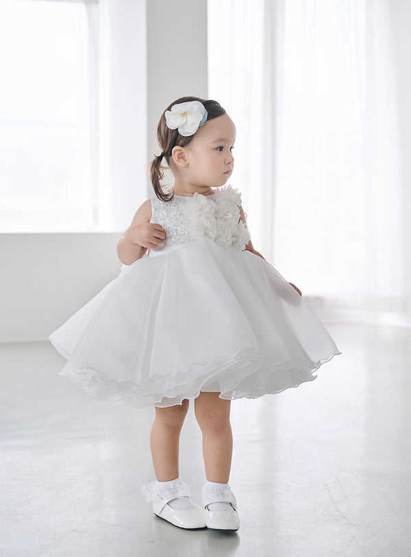 子供ドレス発表会・結婚式・おしゃれなDRESCCOのベビー・フラワーモチーフオフホワイトドレスの画像2