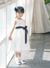 子供ドレス発表会・結婚式・おしゃれなDRESCCOのエレボスホワイトドレス（ネイビー）の画像2
