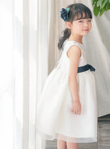 子供ドレス発表会・結婚式・おしゃれなDRESCCOのエレボスホワイトドレス（ネイビー）の画像5