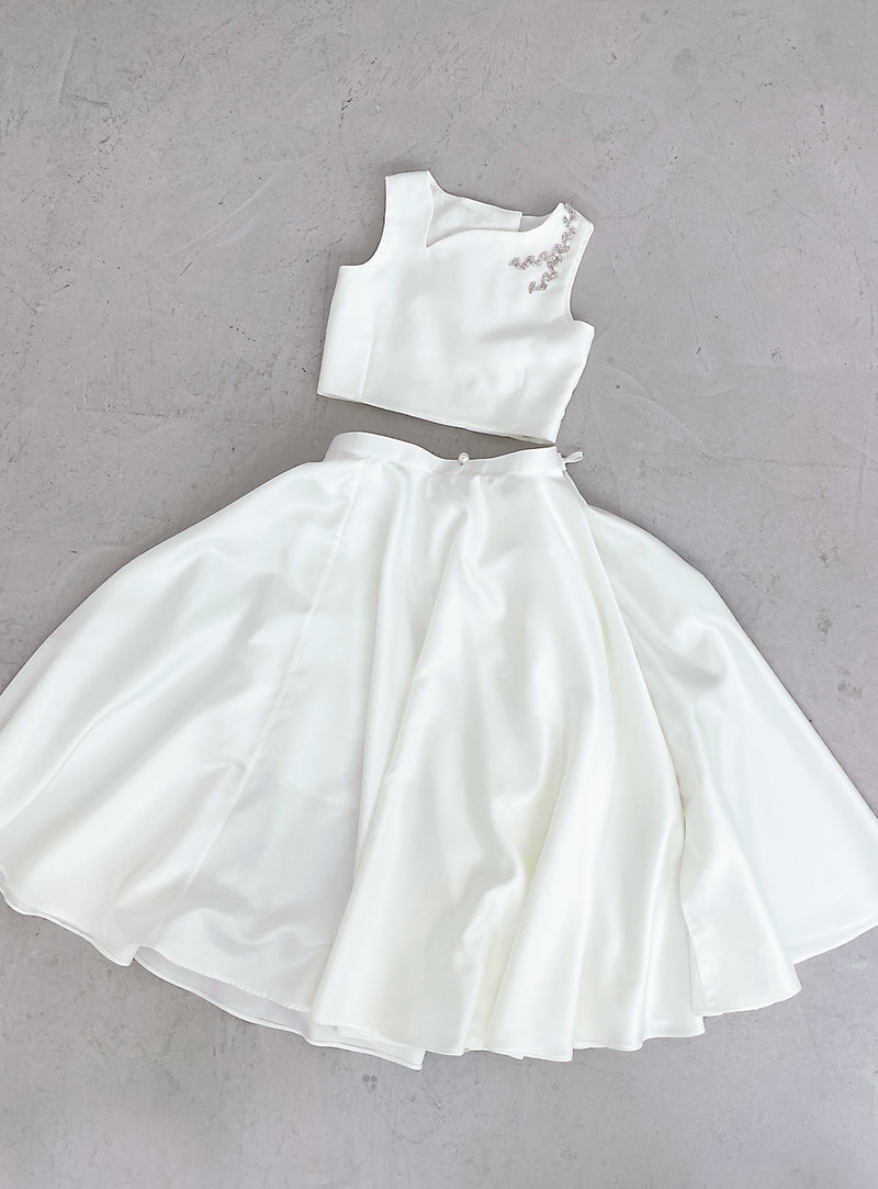 ダフネホワイトツーピースドレス