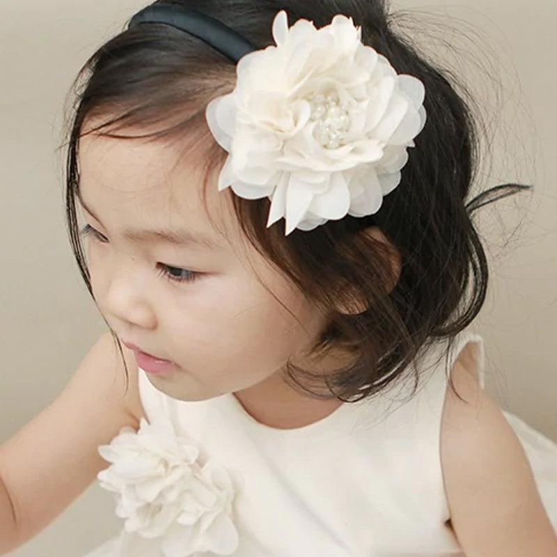 子供ドレスのヘアアクセサリー・発表会結婚式・おしゃれなDRESCCOのセリーンフラワーカチューシャの画像1