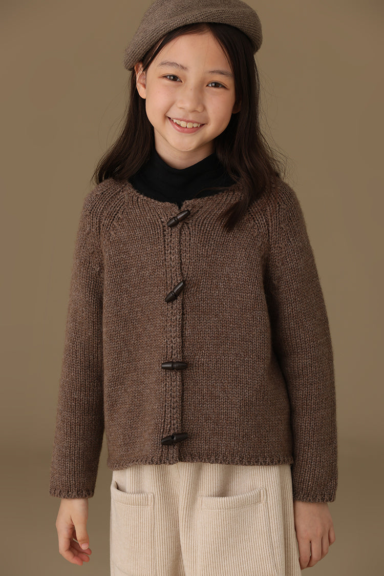 子どもおしゃれ着・スマートカジュアル COCO MODERNのK393 - トグルボタンブラウンウールニットカーディガンの画像(9)