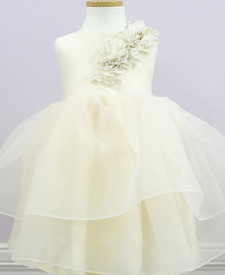 子供ドレス発表会・結婚式・おしゃれなDRESCCOのガイアパールフラワーコサージュアイボリードレスの画像8