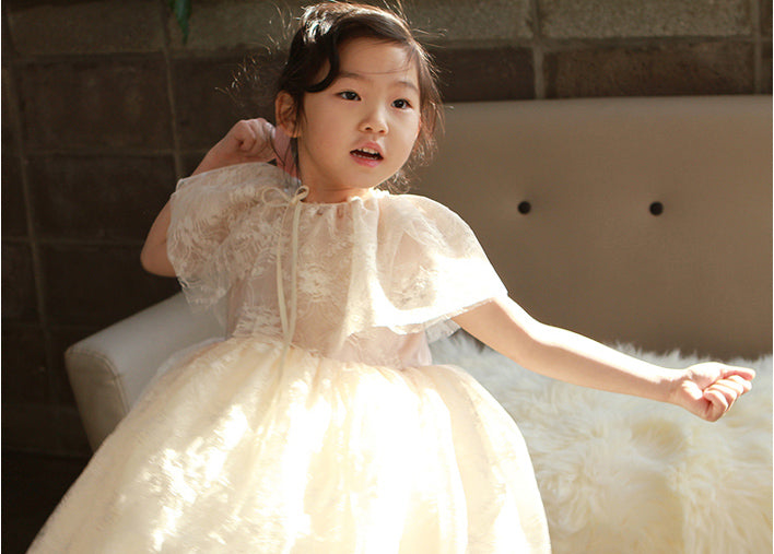 子供ドレスのボレロ・カーディガン・発表会結婚式・おしゃれなDRESCCOのキャサリンレースケープの画像6