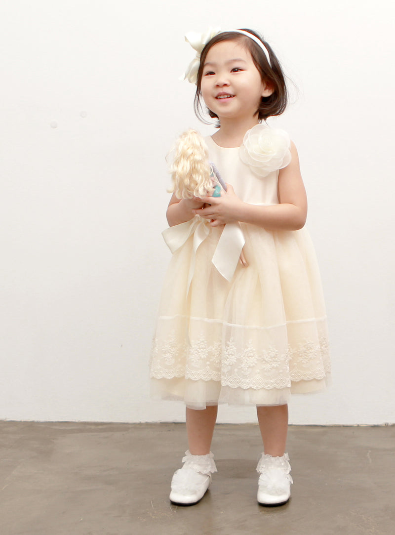 子供ドレス発表会・結婚式・おしゃれなDRESCCOのセレネフラワーレースアイボリードレスの画像3