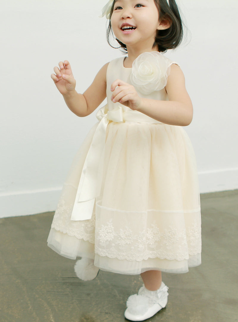 子供ドレス発表会・結婚式・おしゃれなDRESCCOのセレネフラワーレースアイボリードレスの画像6