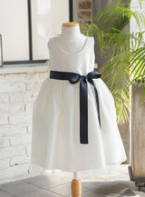 子供ドレス発表会・結婚式・おしゃれなDRESCCOのエレボスホワイトドレス（ネイビー）の画像15