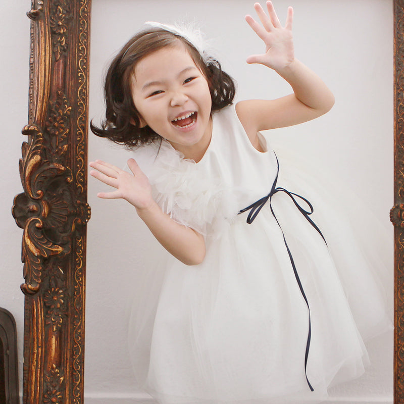 子供ドレス発表会・結婚式・おしゃれなDRESCCOのカリテスホワイトフラワーコサージュドレスの画像10