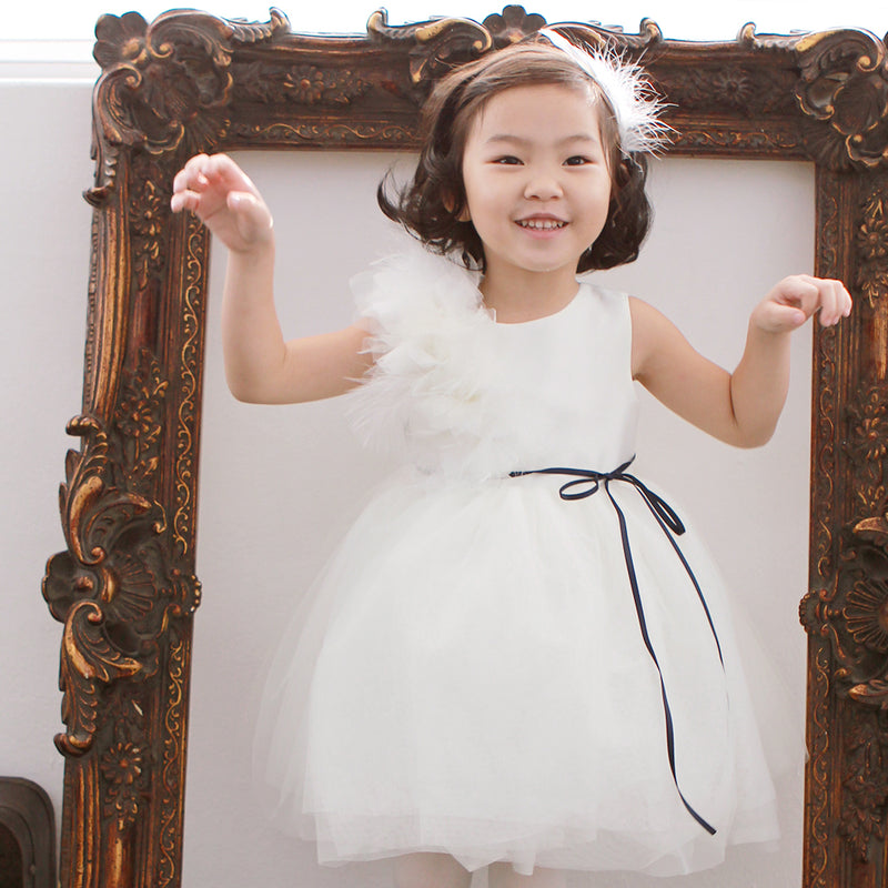 子供ドレス発表会・結婚式・おしゃれなDRESCCOのカリテスホワイトフラワーコサージュドレスの画像8