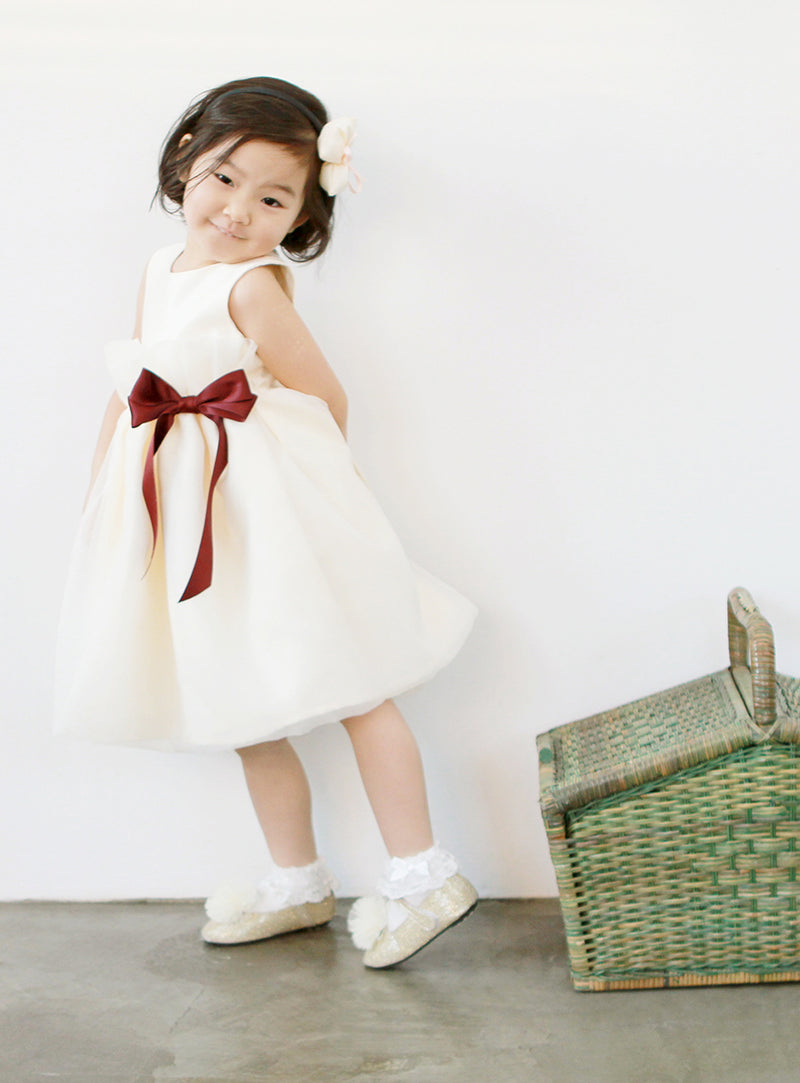 子供ドレス発表会・結婚式・おしゃれなDRESCCOのペルセポーネレッドワインリボンアイボリードレスの画像2