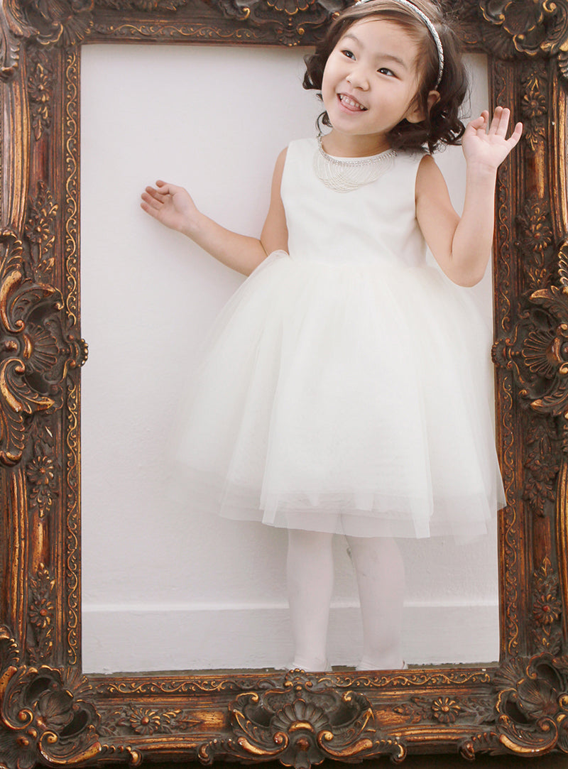 子供ドレス発表会・結婚式・おしゃれなDRESCCOのアイリスビジューネックレスビックリボンホワイトドレスの画像1