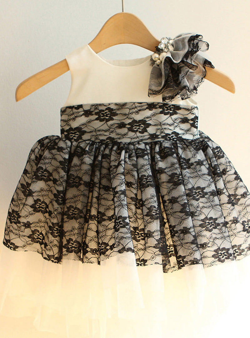 子供ドレス発表会・結婚式・おしゃれなDRESCCOのアルフェンホワイトブラック刺繍ドレスの画像13
