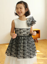 子供ドレス発表会・結婚式・おしゃれなDRESCCOのアルフェンホワイトブラック刺繍ドレスの画像3