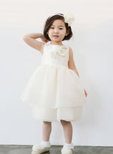 子供ドレス発表会・結婚式・おしゃれなDRESCCOのアルテミスフラワー刺繍アイボリードレスの画像1