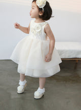 子供ドレス発表会・結婚式・おしゃれなDRESCCOのアルテミスフラワー刺繍アイボリードレスの画像7