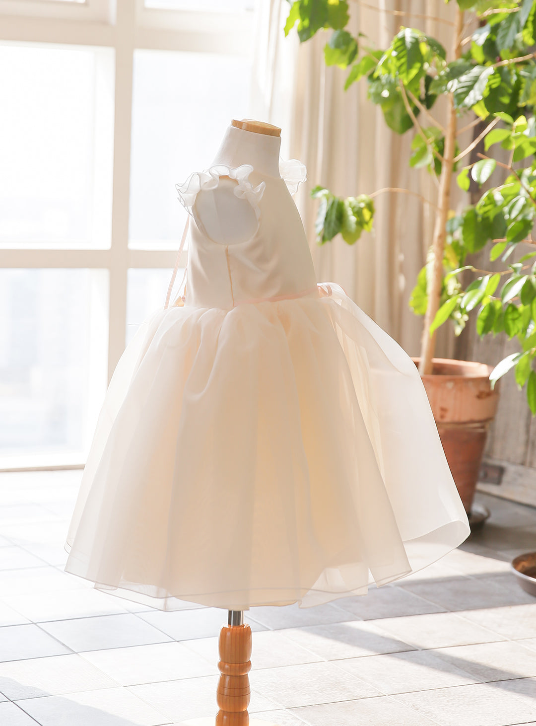 子供ドレス発表会・結婚式・おしゃれなDRESCCOのマナビスフリルスリーブドレスの画像13
