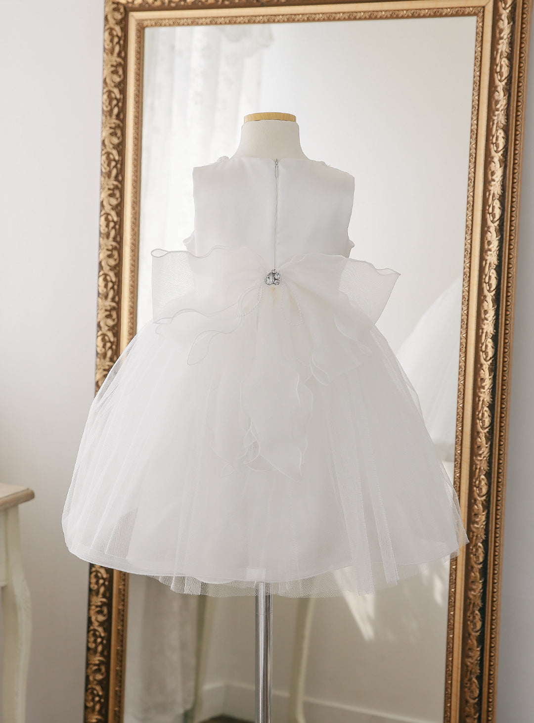 子供ドレス発表会・結婚式・おしゃれなDRESCCOのパールビジューネックレスホワイトエンブロイダリードレスの画像12