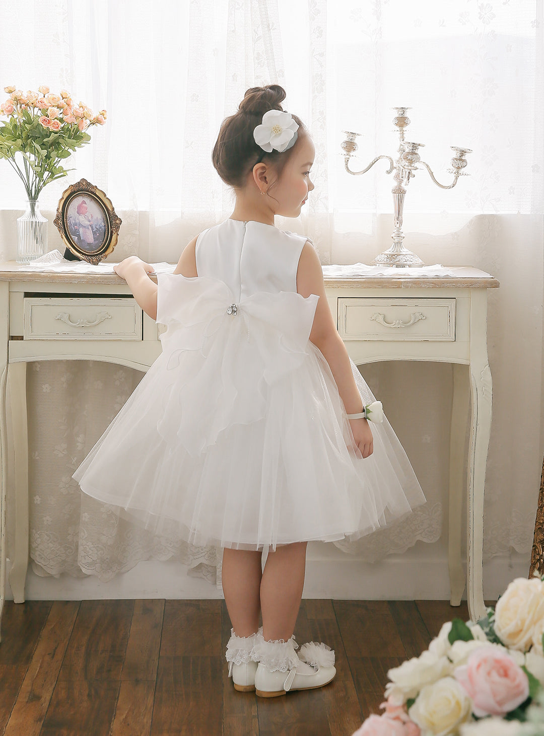 子供ドレス発表会・結婚式・おしゃれなDRESCCOのパールビジューネックレスホワイトエンブロイダリードレスの画像3